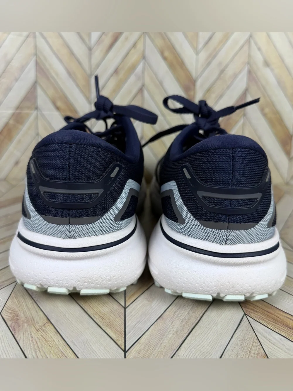 Women's Brooks Ghost 15 Navy Blue Running Shoes Sneakers Size 7 Medium B
